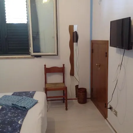 Alba Tra I Pini B&B 체팔루