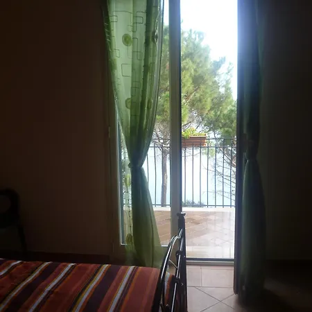 Alba Tra I Pini 4*