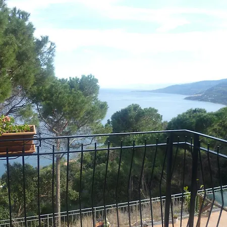 Frühstückspension Alba Tra I Pini 4*