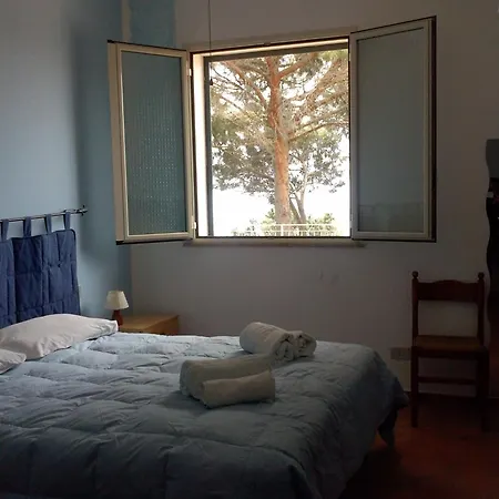 לינה וארוחת בוקר Alba Tra I Pini 2*